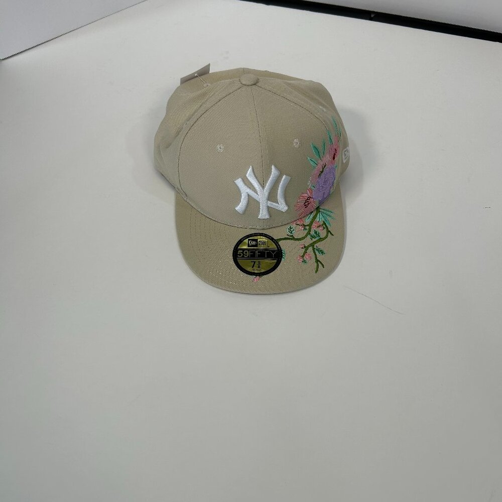 New Era New York Yankees Hand Stitch Floral Design Fitted Hat